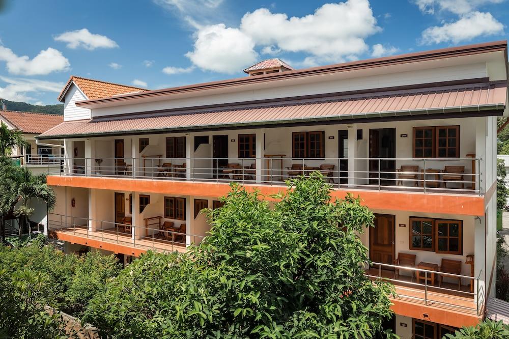 Batic House By Sharaya Hotel Karon Luaran gambar