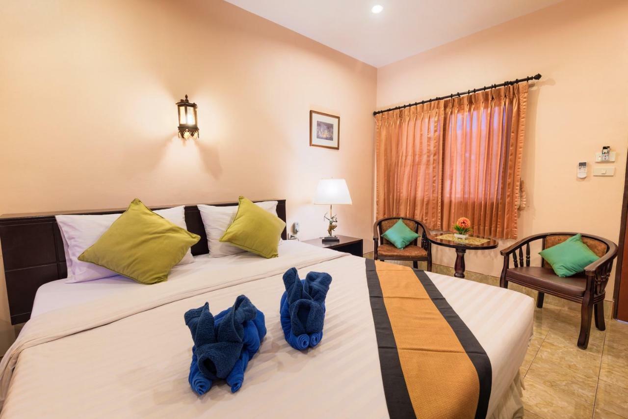 Batic House By Sharaya Hotel Karon Luaran gambar