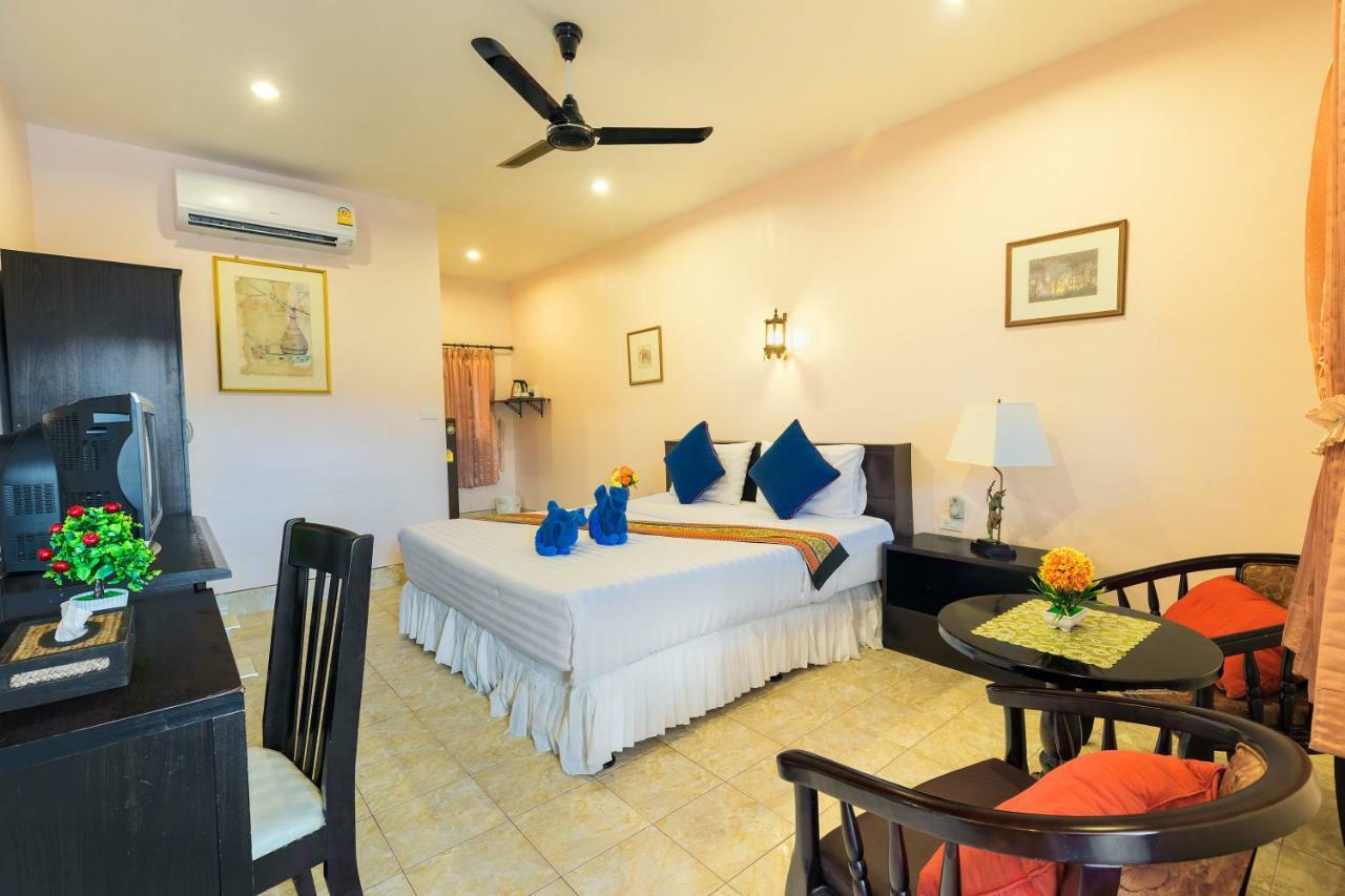 Batic House By Sharaya Hotel Karon Luaran gambar